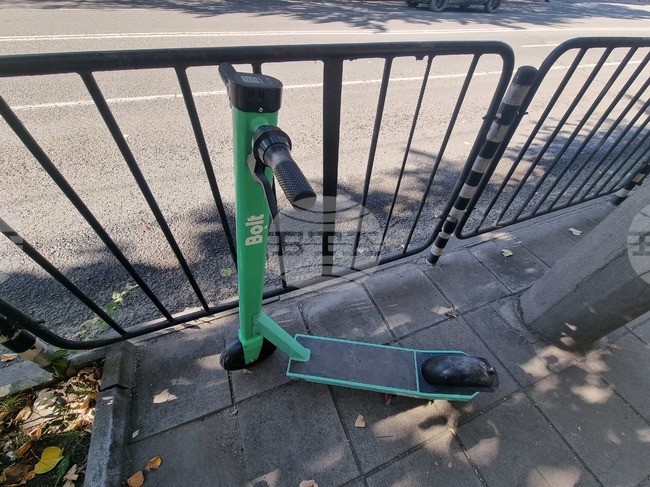 Малолетно момче е пострадало при управление на електрическа тротинетка във Велинград, съобщиха от полицията