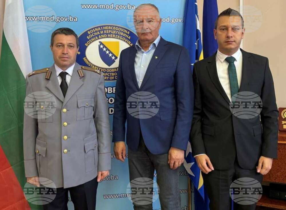 ФЕНА: Министърът на отбраната на Босна прие новоназначения военен аташе на България