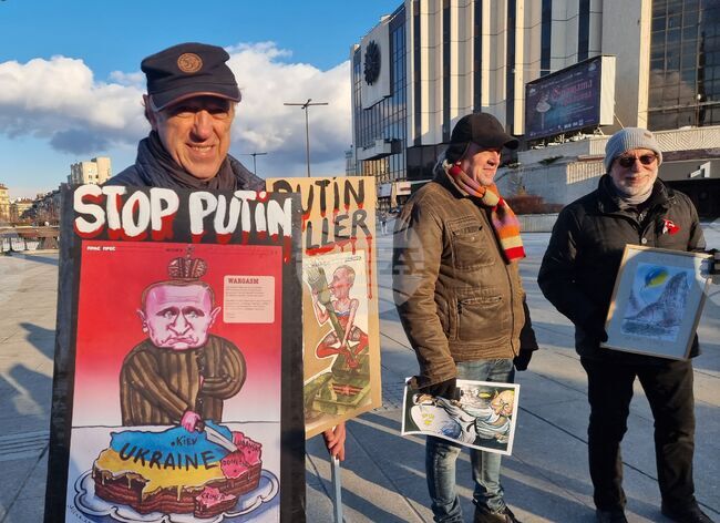 Не на войната! - художници