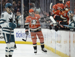 Sharks Ducks Hockeyi