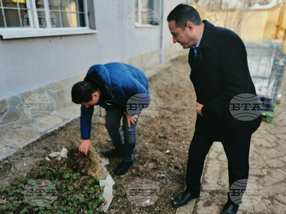 Областният управител на Перник провери условията, при които са настанени бежанците в региона
