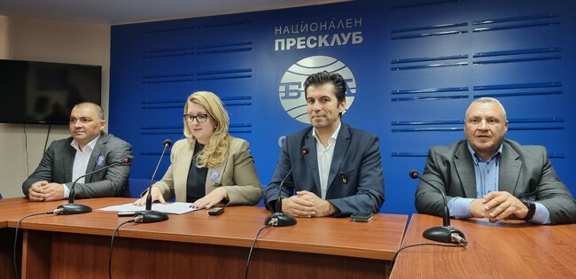 Кирил Петков и водачът на листата на ПП-ДБ в Сливен Татяна Султанова представиха политиките си за развитието на града и страната