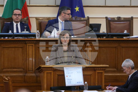 Парламент - заседание - Корнелия Нинова