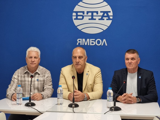 Пресконференция на кандидати за народни представители от "Има такъв народ" в 31-ви МИР Ямбол