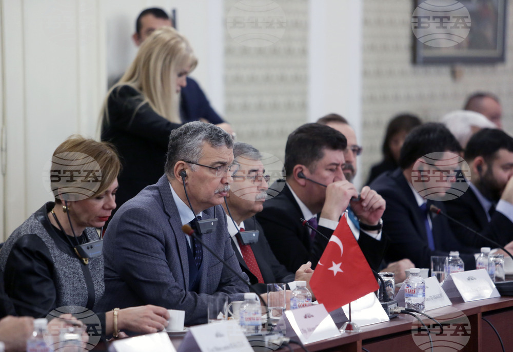 Парламент - Вежди Рашидов - Джелалеттин Гювенч - среща