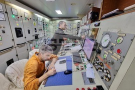 Ден 18 - тема на деня - Как се движи и маневрира „Св. св. Кирил и Методий“