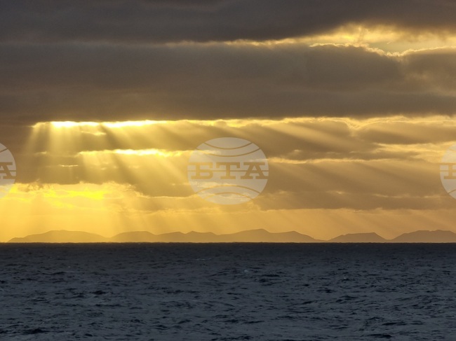 Day 18: Into Canaries' Territorial Waters - Bulgarian navy research ship bound for Antarctica