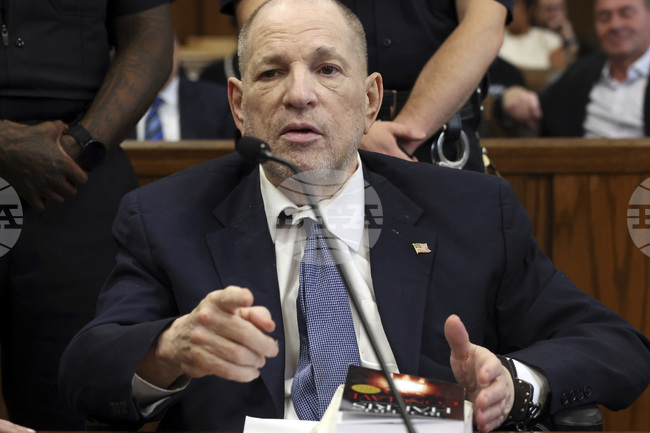 Бившият холивудски продуцент Харви Уайнстийн е приет в болница