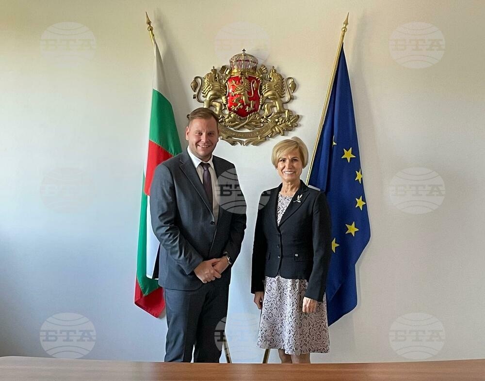 Ministries of Youth and Sports, and of Foreign Affairs Discuss Cooperation
