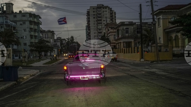 От печки на дървени въглища до соларни панели - кубинците се приспособяват към енергийния недостиг в страната