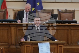 Парламент - заседание - Костадин Ангелов 