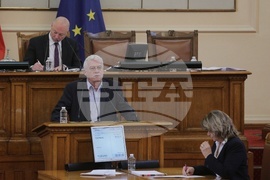 Парламент - заседание - Петко Салчев