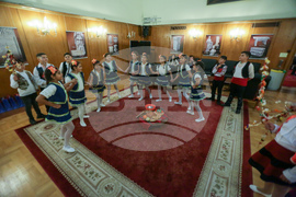 Парламент - деца - празник Василица - тържество