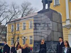 Вицепрезидентът в Националната Априловска гимназия: Истинският патриотизъм означава да работиш за другите и за България