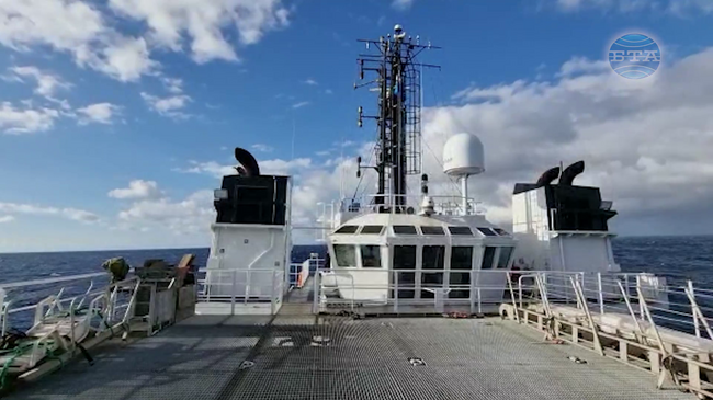 НИК 421 навлезе в акваторията на Канарските острови