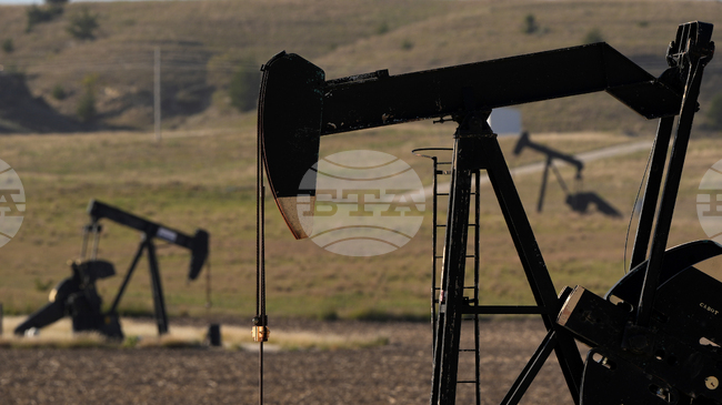 Петролът поскъпна в азиатската търговия на фона на опасения за свръхпредлагане и спад на запасите в САЩ