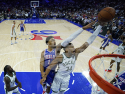 Bucks 76ers Basketball