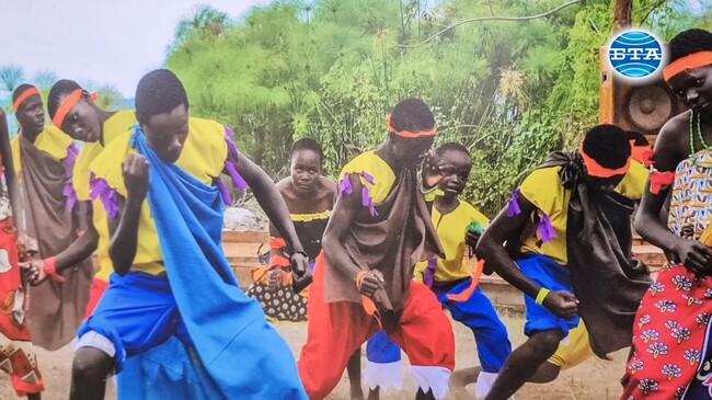 Елена Панайотова и Атанас Кънев показват изложбата „Далеч от Африка“ в художествената галерия в Благоевград