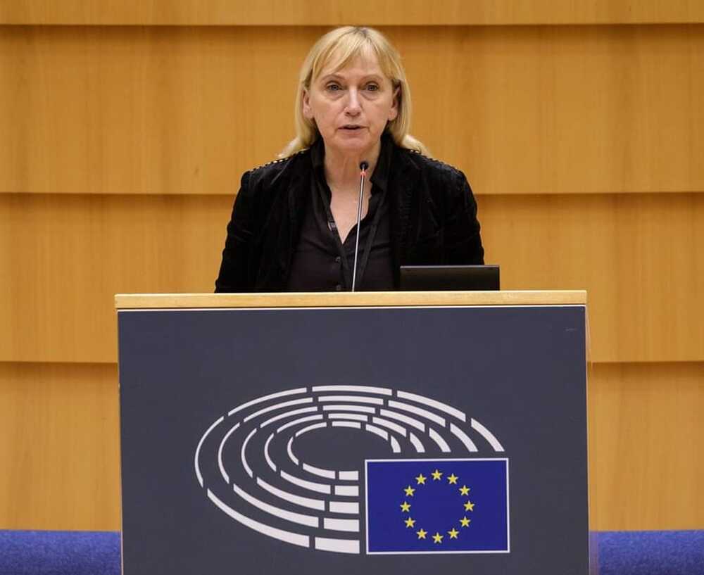 От Еврокомисията пред Елена Йончева: Очаквайте добри новини за американските визи