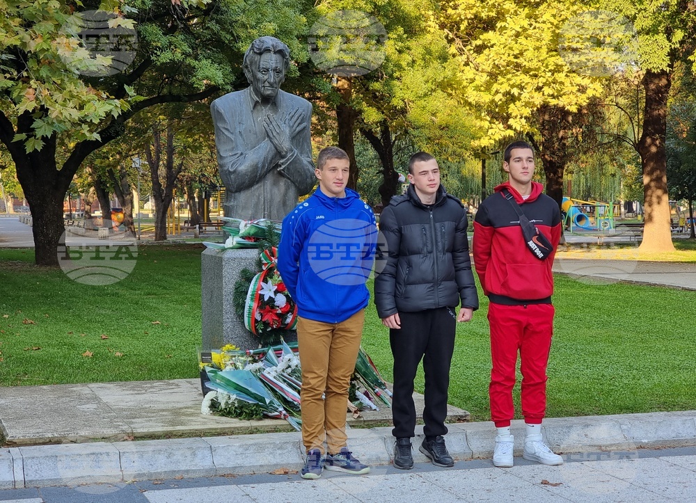 Монтана - паметник на Йордан Радичков - честване