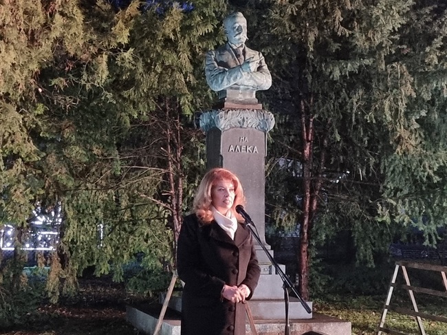 Илияна Йотова: Днес няма българин малък или голям, млад или стар, който да не обича своя Щастливец