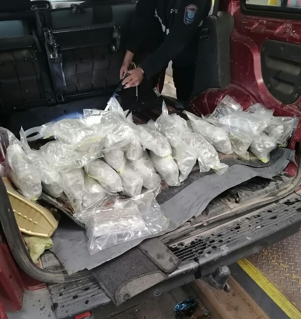 Мъж на 38 години е обвинен за трафик на марихуана за над 130 хил. лв., скрита в резервоара на колата му