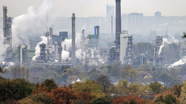 Еврокомисията не очаква конфликтът в Близкия изток непосредствено да се отрази на сигурността на петролните доставки за ЕС, съобщава Ройтерс