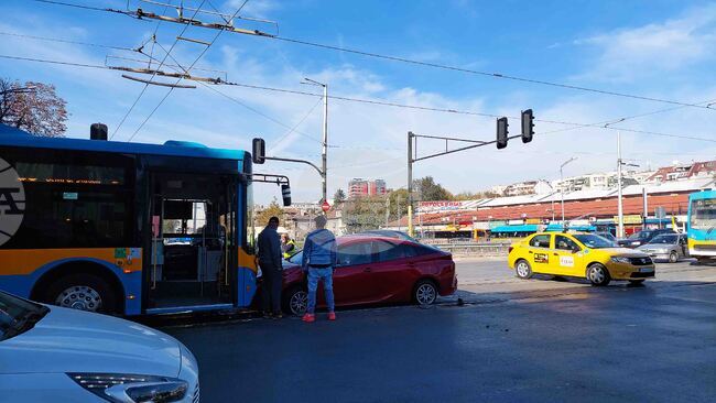 Катастрофа - затруднено движение 