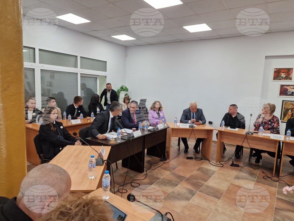 Народният изпълнител Георги Гьолски ще получи Почетен знак /плакет/ на община Радомир, реши Общинският съвет