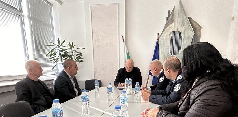 Областният управител на област Стара Загора Методи Марков председателства работна среща във връзка с предстоящите избори на 27.10.2024 г.