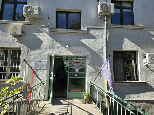 Директорът на Център за спешна медицинска помощ - Благоевград д-р Красимир Михайлов е назначил вътрешна проверка по случая с починало бебе