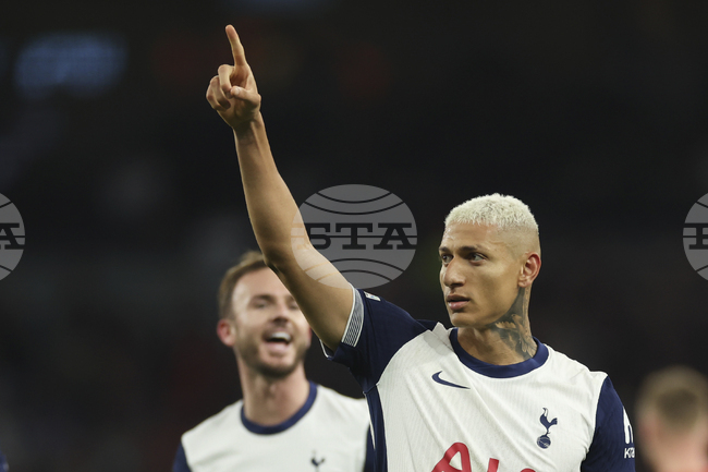 Тотнъм смени емблемата на клуба