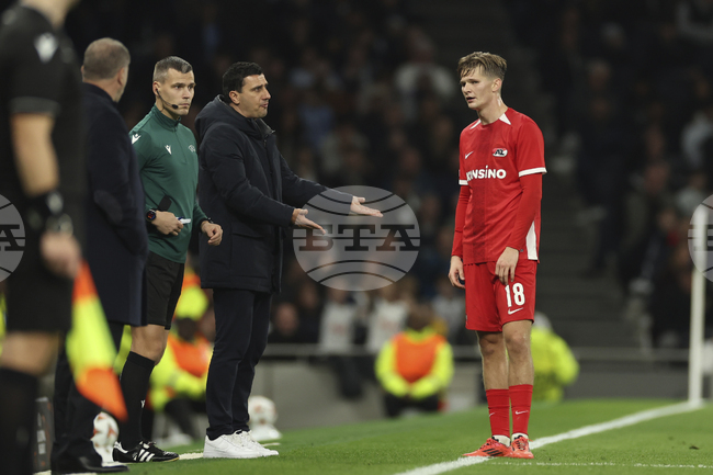 Треньорът на АЗ Алкмаар: "Левски е в добра форма, но ние сме тук за добър резултат"