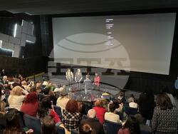 Благоевград - Далеч от Африка“ – фотоизложбата, която представя отблизо живота на деца в риск