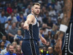 Spurs Mavericks Basketball