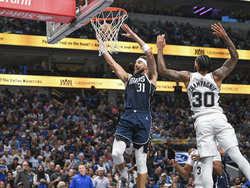 Spurs Mavericks Basketball