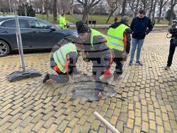 МРРБ взе проби за проверка на качеството на ремонтите в центъра на София