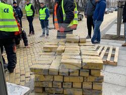 МРРБ взе проби за проверка на качеството на ремонтите в центъра на София