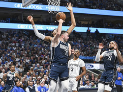 Spurs Mavericks Basketball