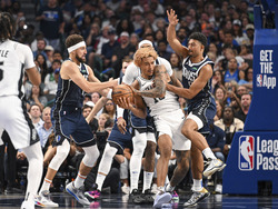 Spurs Mavericks Basketball