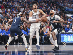 Spurs Mavericks Basketball