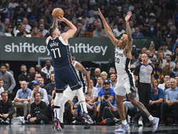 Spurs Mavericks Basketball