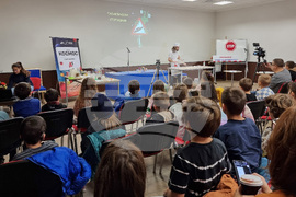 Варна - Фестивал на науката - спектакъл - ученици от НАОП