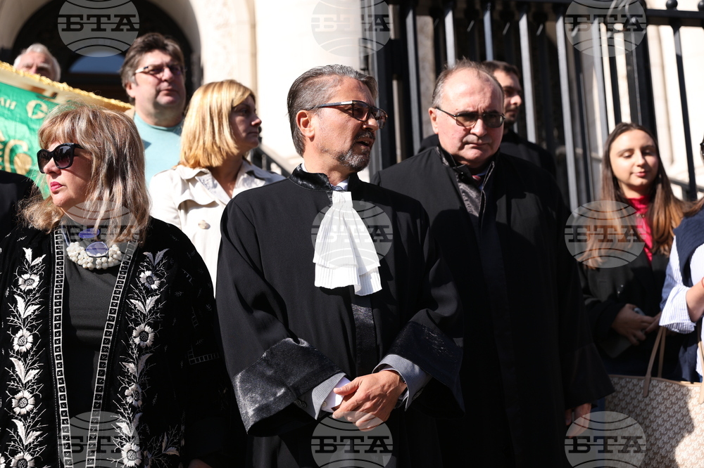 Съдебна палата - адвокати - протест