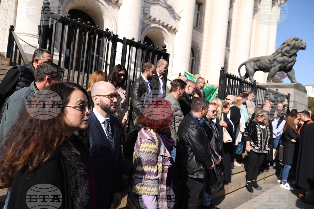 Съдебна палата - адвокати - протест