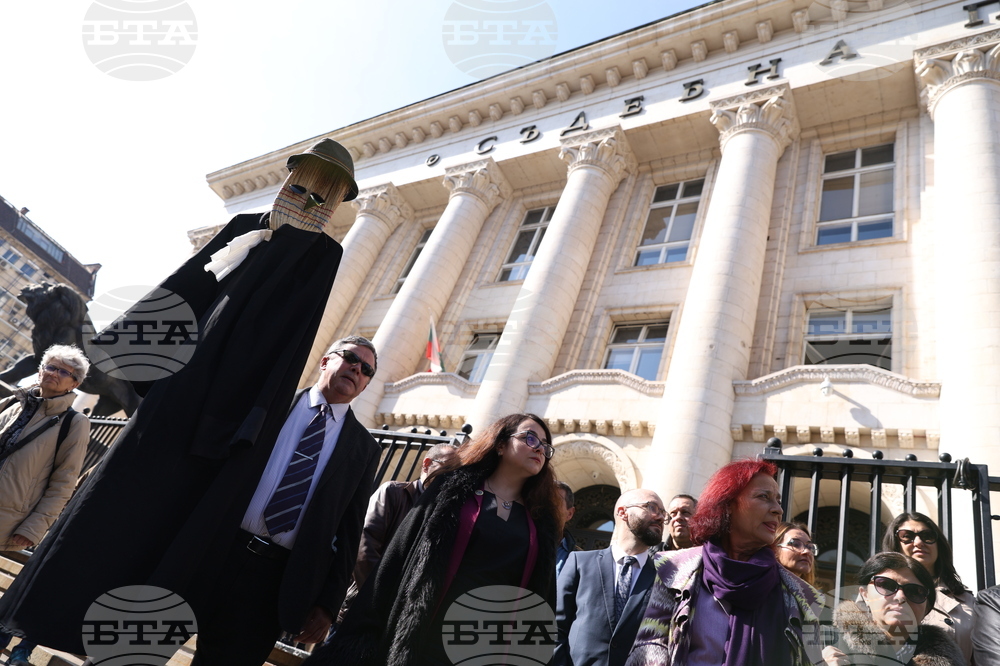 Съдебна палата - адвокати - протест