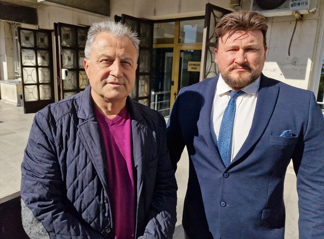 Адвокати излязоха на протест пред Съдебната палата във Велико Търново срещу избора на нов главен прокурор