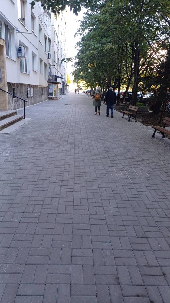 Повече от 20 екипа извършват текущи ремонти по пътните платна и тротоари в София