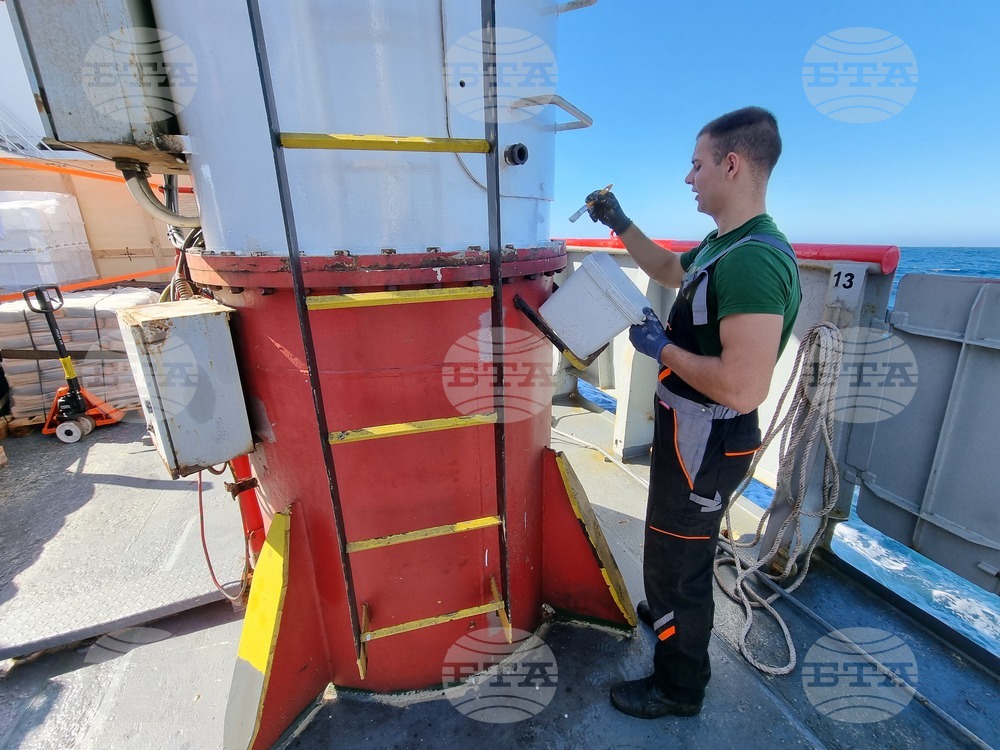 Day 19: A Day in Sv. Sv. Kiril i Metodii's Galley - Bulgarian navy research ship bound for Antarctica