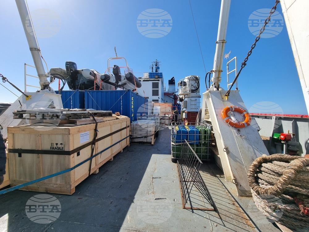 Day 19: A Day in Sv. Sv. Kiril i Metodii's Galley - Bulgarian navy research ship bound for Antarctica
